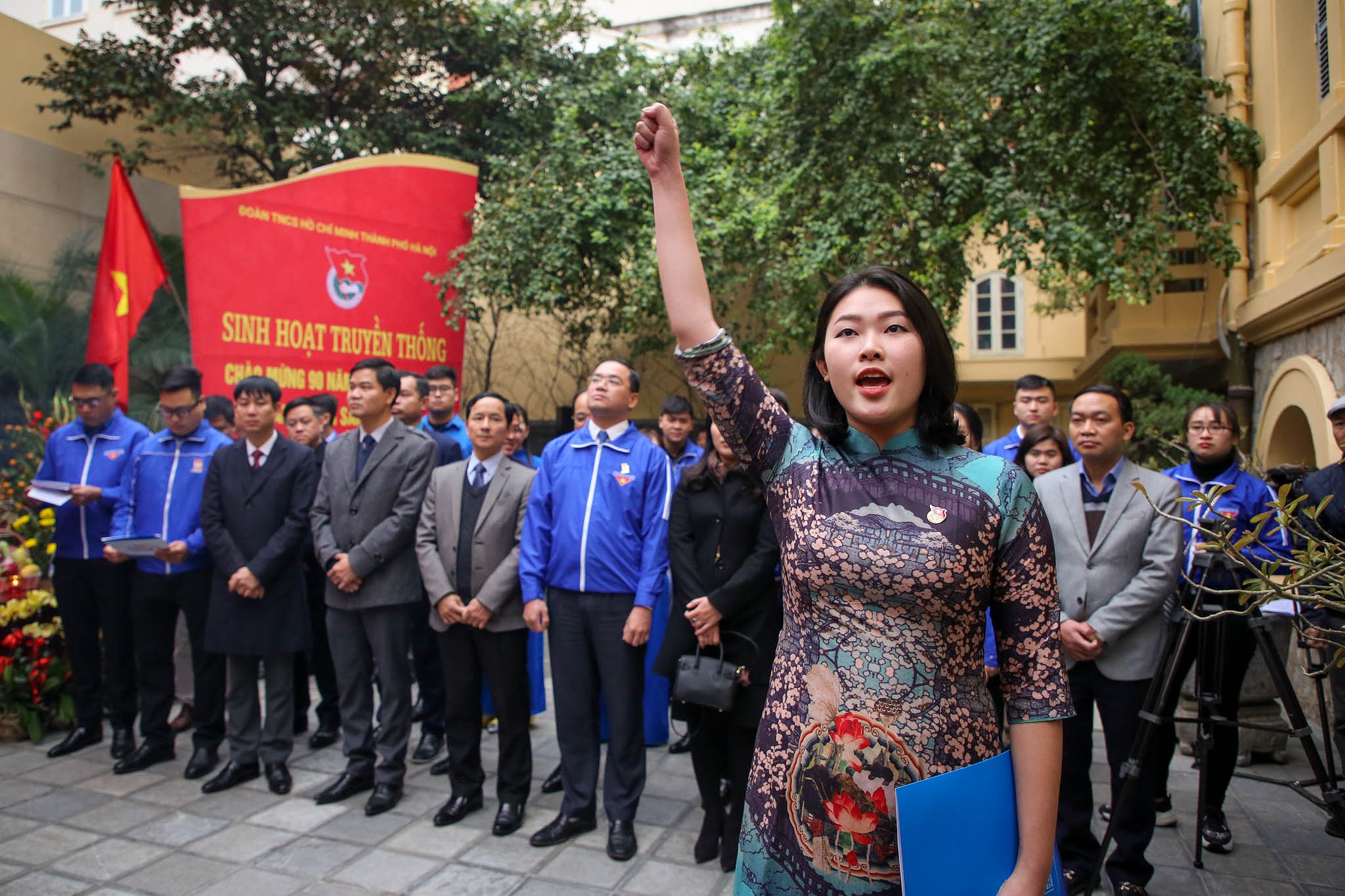 Молодые коммунисты: Клятвы, горящие энергиеи нового поколения. Статья 1 hinh anh 1