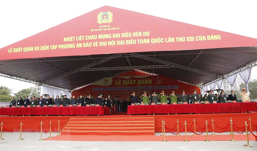 Церемония запуска и репетиции плана по обеспечению безопасности во время XIII съезда Партии hinh anh 4