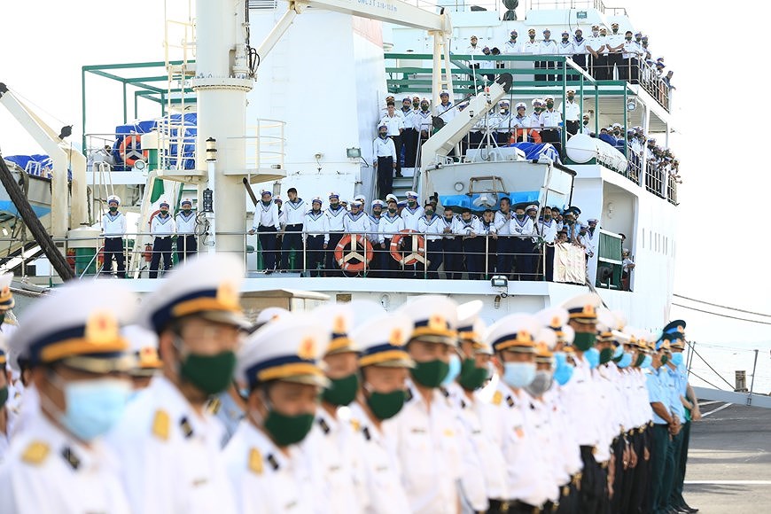 Рабочая делегация от 4-го военно-морского раиона отправляется в Чыонгша hinh anh 1