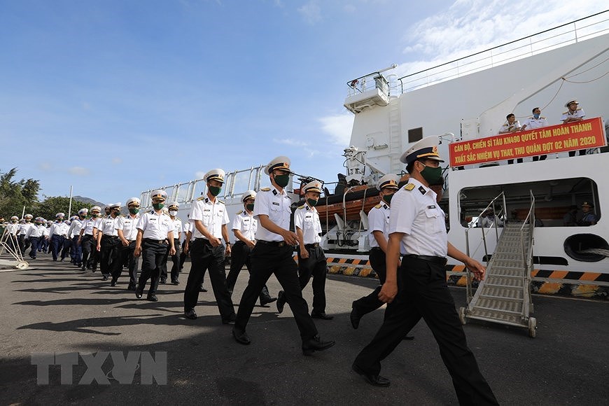 Рабочая делегация от 4-го военно-морского раиона отправляется в Чыонгша hinh anh 4