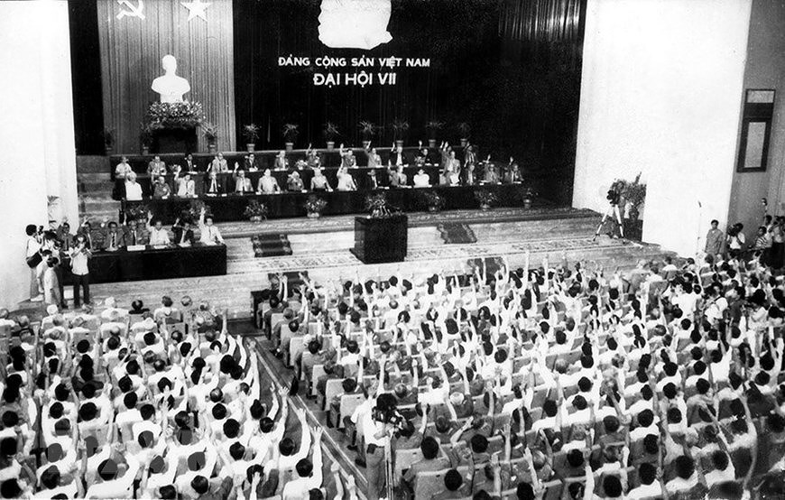 VII съезд КПВ: дело по всестороннему обновлению, развитие страны на путь к социализму hinh anh 1