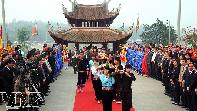 Поклонение королям Хунг - вьетнамская культурная самобытность, символ национальнои солидарности hinh anh 3