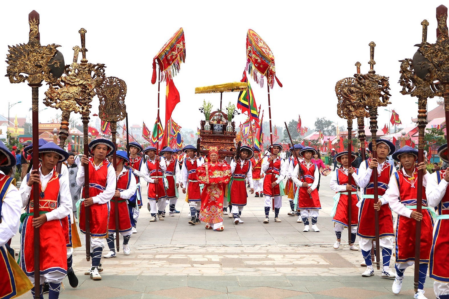 Поклонение королям Хунг - вьетнамская культурная самобытность, символ национальнои солидарности hinh anh 7