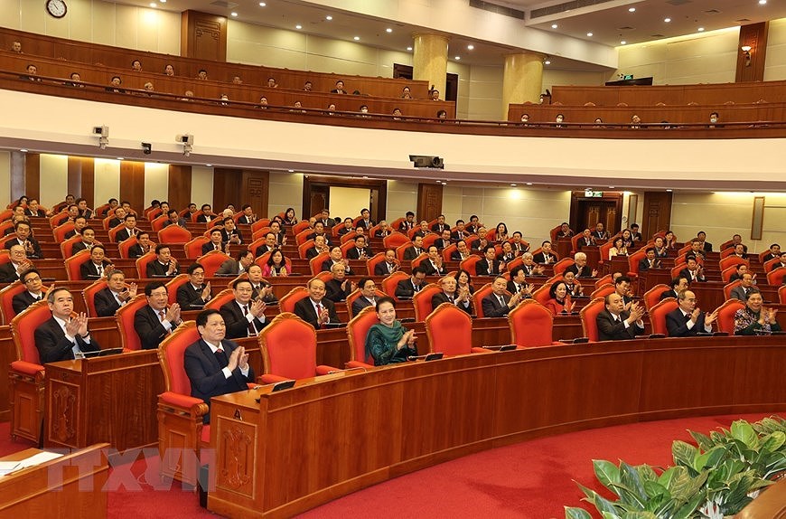 ЦК КПВ достиг высокого согласия по кадрам в Политбюро и Секретариат 13-го созыва hinh anh 3