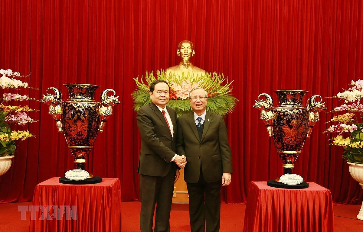 Народ надеется на успех XIII всевьетнамского съезда КПВ hinh anh 1