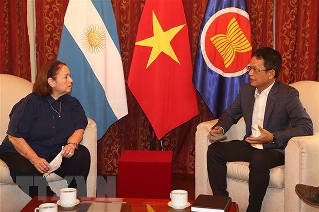 Аргентинскии эксперт объясняет успехи Вьетнама твердым руководством партии hinh anh 1