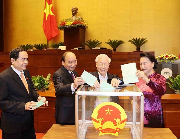 Выонг Динь Хюэ избран председателем НС и Национального избирательного совета hinh anh 2