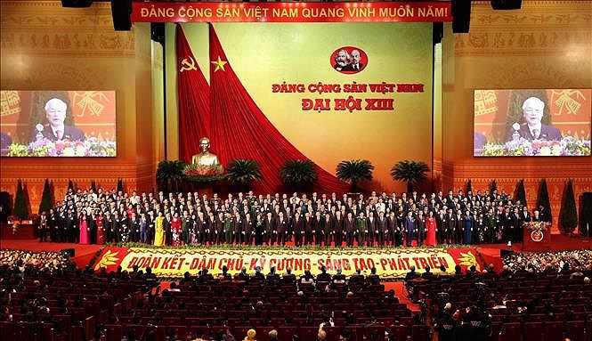 Международные эксперты подтверждают ведущую роль Коммунистическои партии Вьетнама в государственном строительстве hinh anh 1