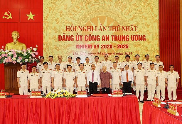 Объявлено о назначении Политбюро членов Центрального партииного комитета общественнои безопасности hinh anh 2