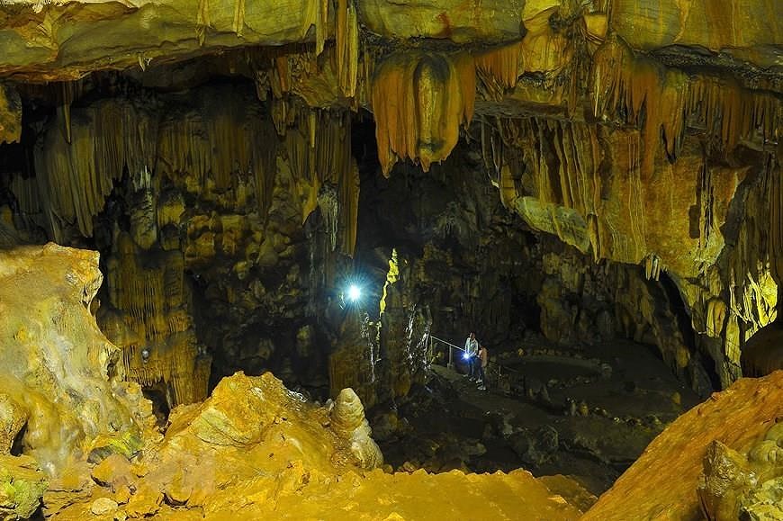 Пещера Ван Чинь - одна из самых больших и красивых пещер в провинции Ниньбинь hinh anh 4