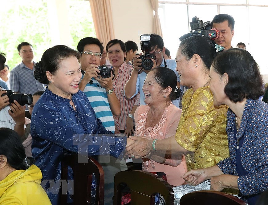 Вьетнамские женщины подтверждают свою значительную роль в обществе hinh anh 6