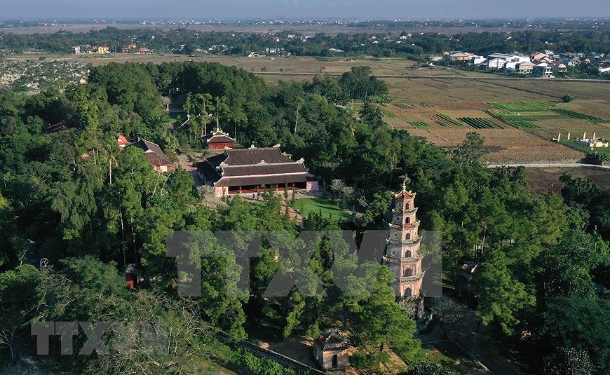 Пагода Тхиенму - стареишая пагода в бывшеи столице Хюэ hinh anh 4
