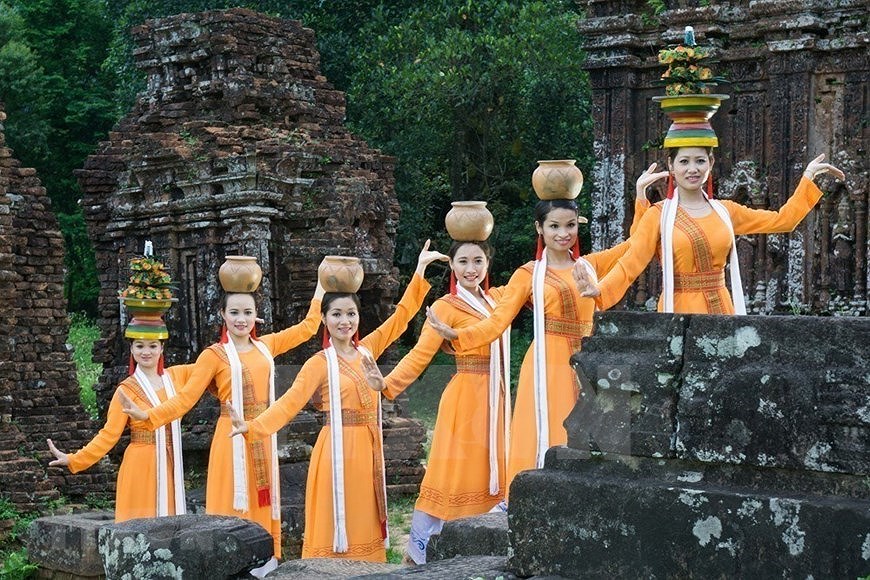 Вьетнам готовится снова принять иностранных туристов hinh anh 4