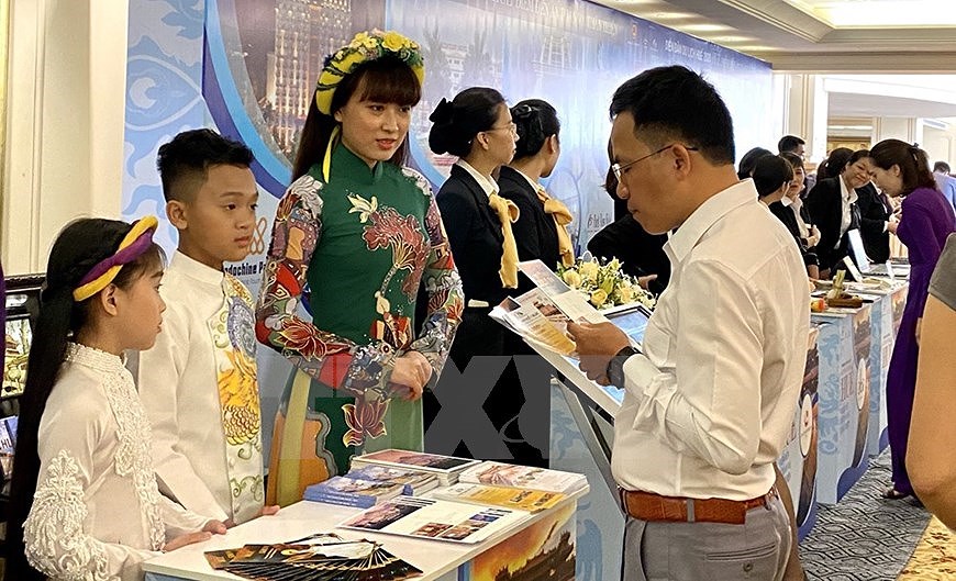 Вьетнам готовится снова принять иностранных туристов hinh anh 6