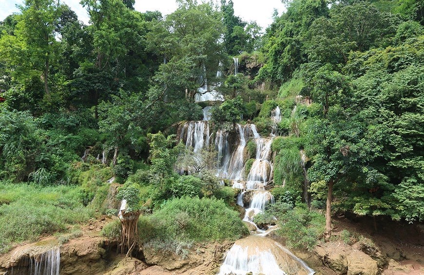 Водопады Заиием в Мокчау hinh anh 1