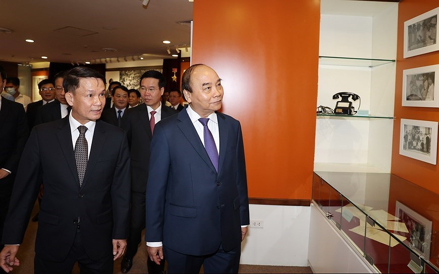 Премьер-министр принял участие в церемонии по случаю 75-летия основания Вьетнамского информационного агентства hinh anh 12