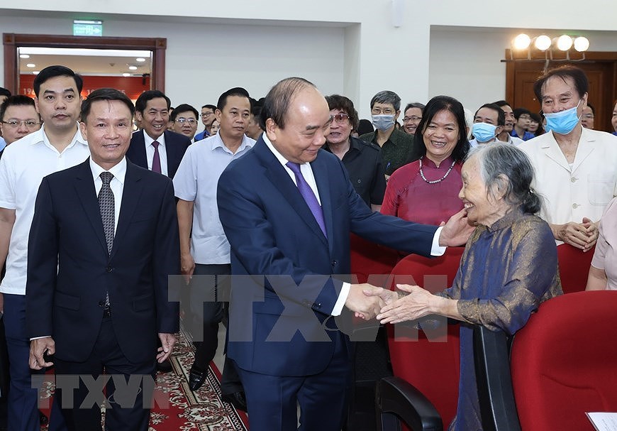 Премьер-министр принял участие в церемонии по случаю 75-летия основания Вьетнамского информационного агентства hinh anh 14