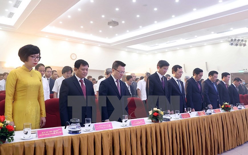 Премьер-министр принял участие в церемонии по случаю 75-летия основания Вьетнамского информационного агентства hinh anh 20