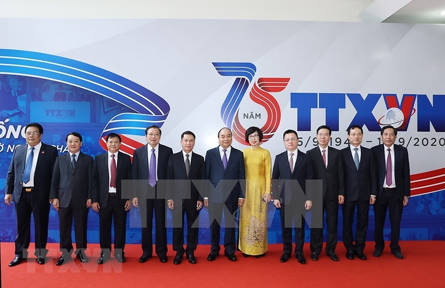 Премьер-министр принял участие в церемонии по случаю 75-летия основания Вьетнамского информационного агентства hinh anh 4