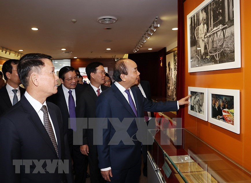 Премьер-министр принял участие в церемонии по случаю 75-летия основания Вьетнамского информационного агентства hinh anh 9