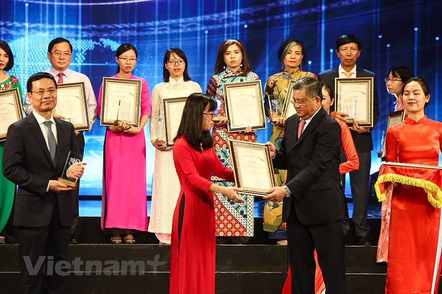 Обзор церемонии вручения Национальнои премии внешнего информирования hinh anh 10