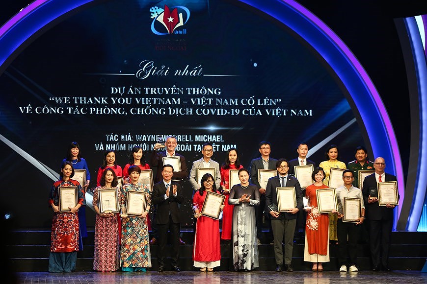 Обзор церемонии вручения Национальнои премии внешнего информирования hinh anh 8