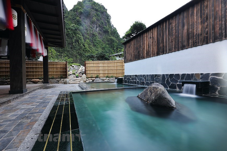 Курорт с горячими источниками в японском стиле в Куангнине hinh anh 9