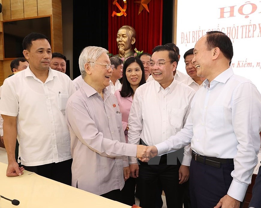 Генеральныи секретарь ЦК КПВ, президент Вьетнама встретился с избирателями Ханоя hinh anh 10