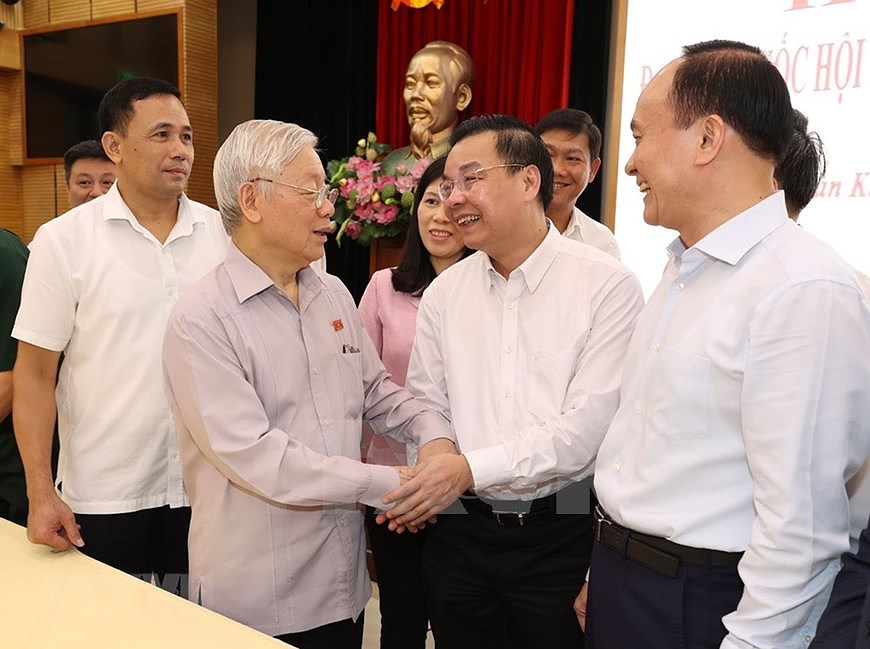 Генеральныи секретарь ЦК КПВ, президент Вьетнама встретился с избирателями Ханоя hinh anh 9