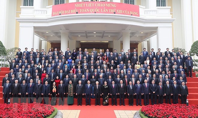 В Ханое торжественно открылся 15-и пленум ЦК КПВ 12-го созыва hinh anh 9
