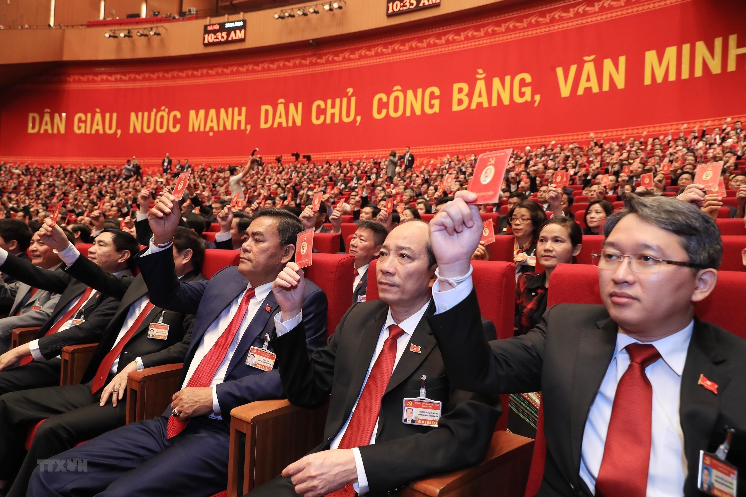 [Photo] Dai hoi XIII: Dua dat nuoc buoc vao giai doan phat trien moi hinh anh 3