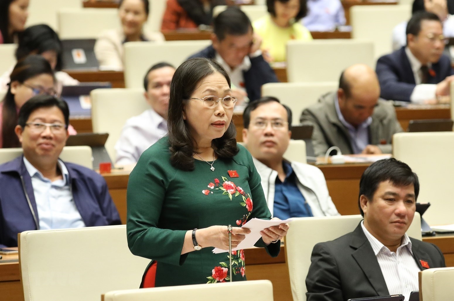 Dai bieu Quoc hoi ban khoan ve chi tieu phat trien KT-XH nam 2021 hinh anh 2