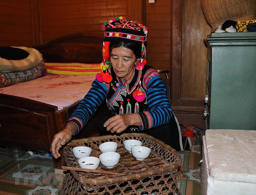 组图：奠边省哈尼族同胞喜迎浓郁色彩的“湖事茶”传统春节 hinh anh 2