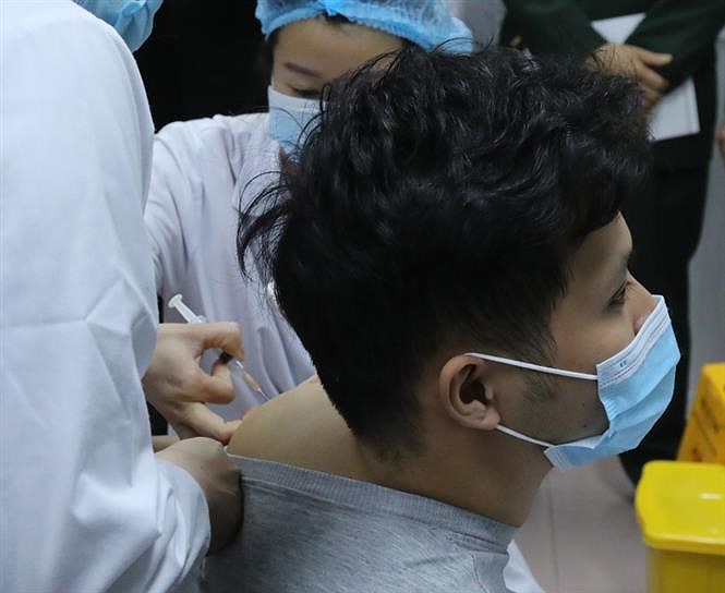 组图：越南正式启动首个新冠肺炎疫苗临床试验 hinh anh 7