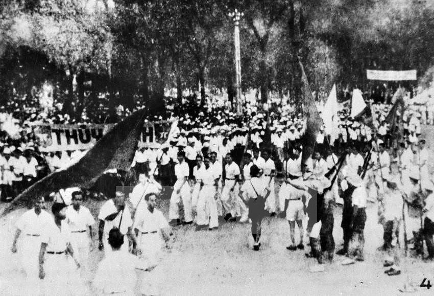 组图：越南共产党90年光荣历史： 领导革命 夺取政权 hinh anh 12