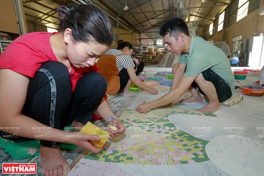 组图：光明陶瓷——越南率先应用马赛克艺术的陶瓷企业之一 hinh anh 4