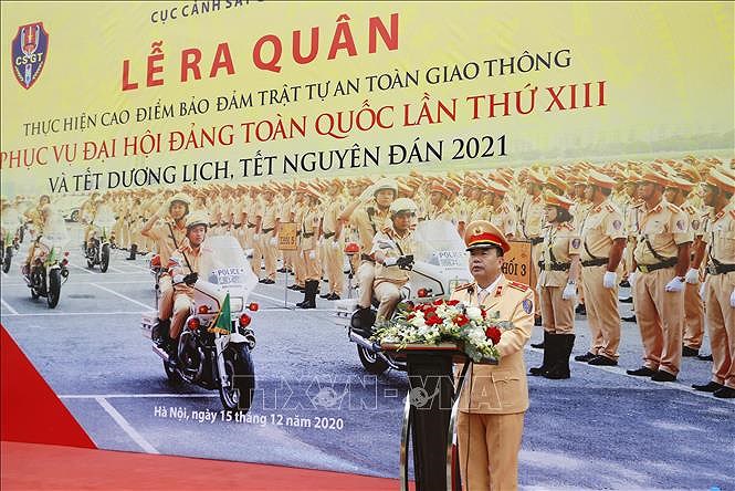 越南交警确保越共十三大期间的交通有序和安全 hinh anh 1