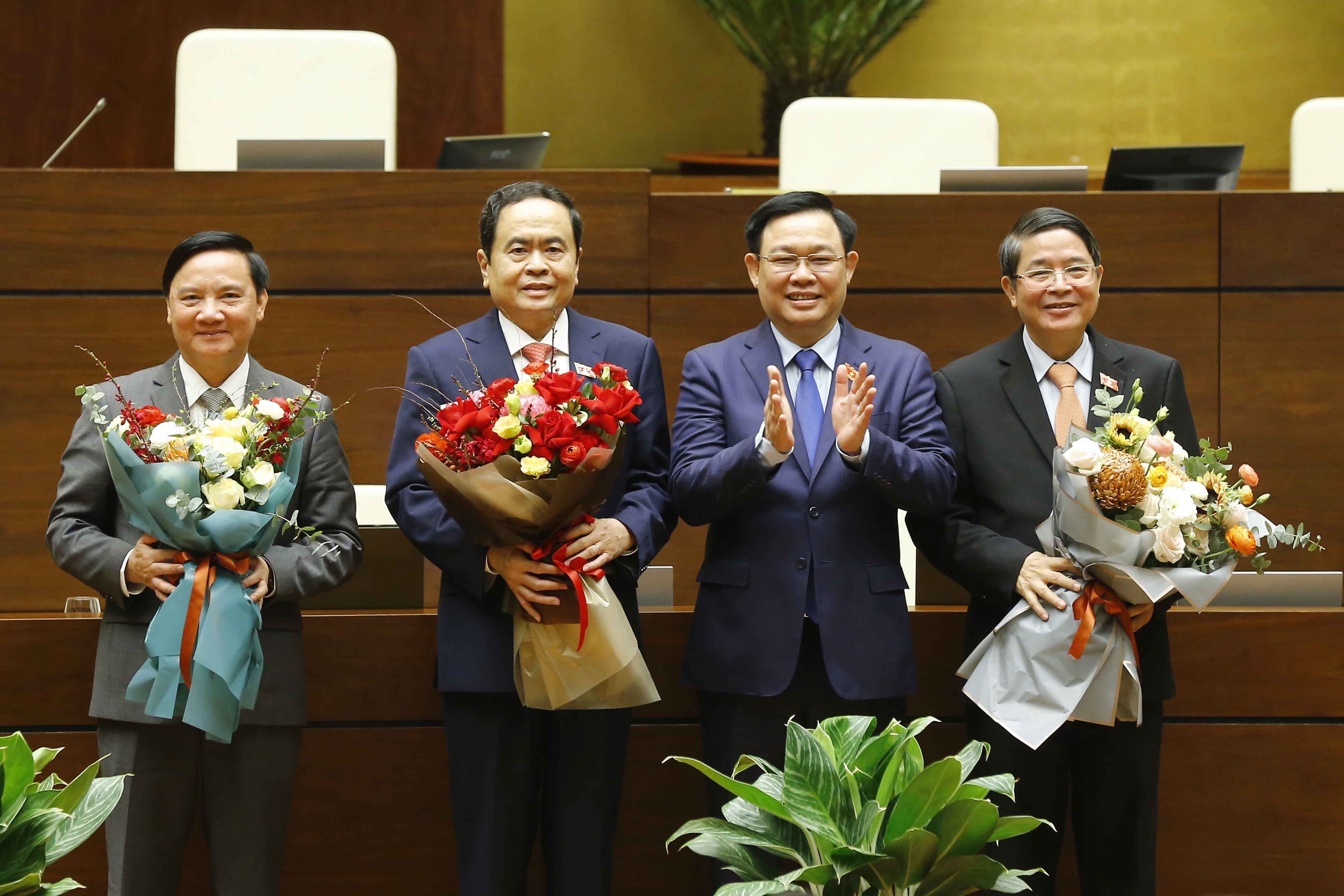 第十四届越南国会第十一次会议：选举3名国会副主席 hinh anh 1