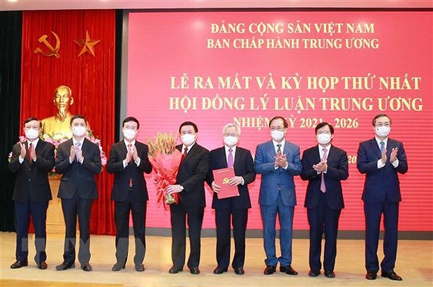 新一届越共中央理论委员会正式亮相 hinh anh 1