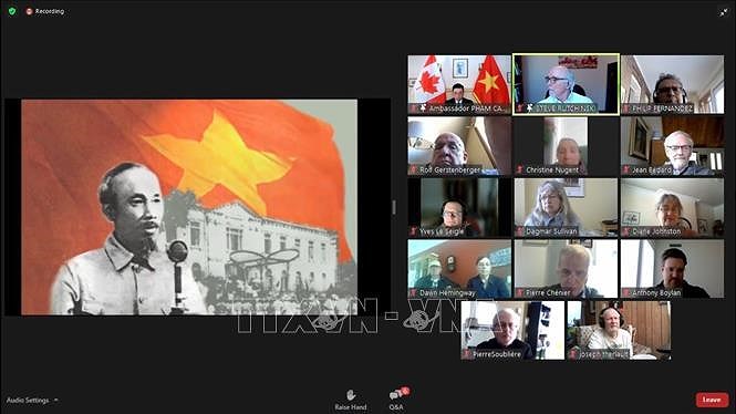越南共产党建党92周年：加拿大学者高度评价党在越南国家建设中的领导作用 hinh anh 1