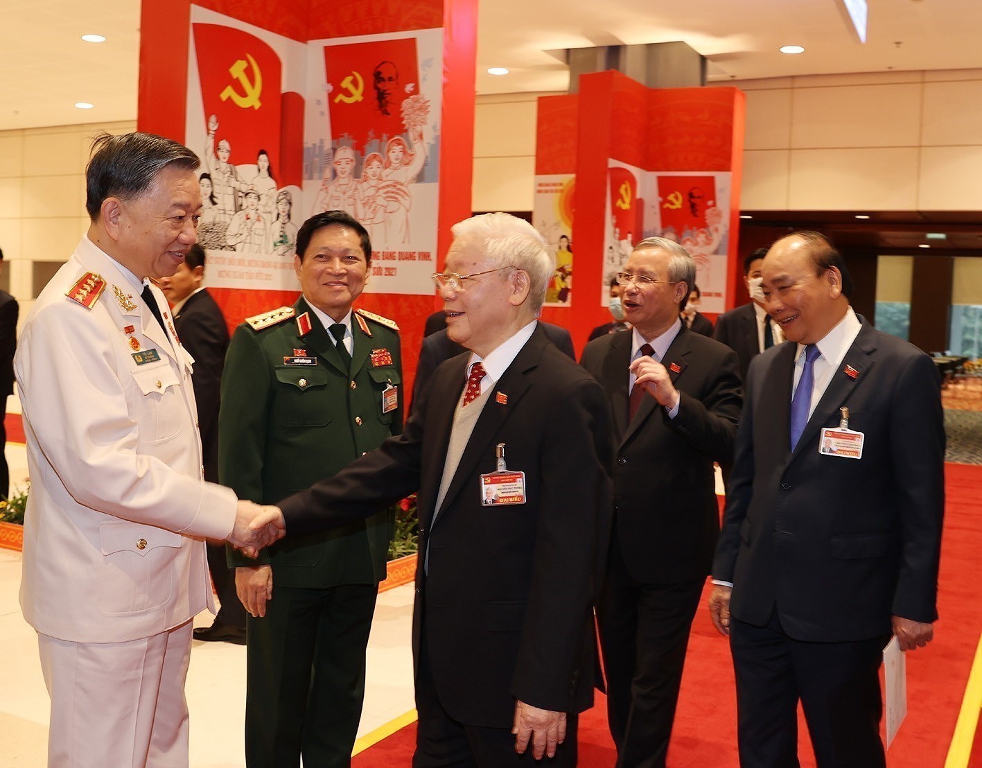 Top leaders attend the Congress's discussion on January 28 hinh anh 4