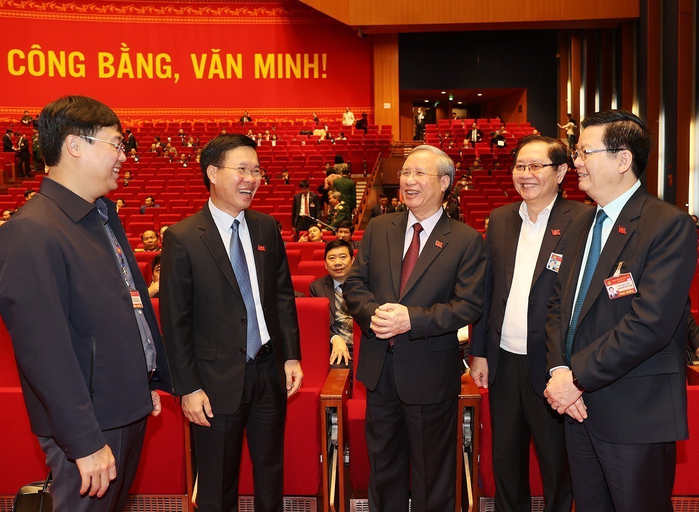 Top leaders attend the Congress's discussion on January 28 hinh anh 1