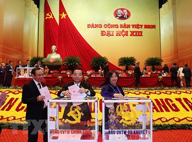 Delegates cast ballots to elect 13th tenure Party Central Committee hinh anh 2
