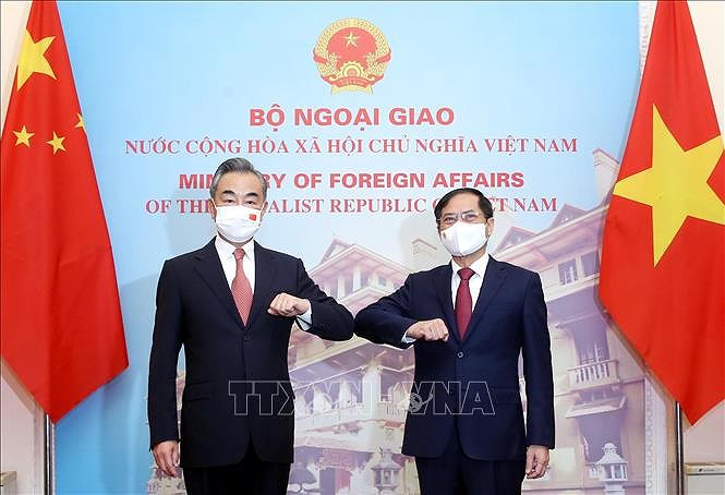 China willing to deepen comprehensive strategic cooperation with Vietnam: ambassador hinh anh 3