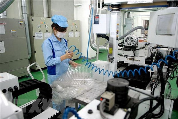 Vietnamese firms’ overseas investment surges in first four months hinh anh 1