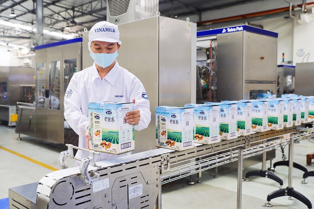 Vinamilk posts record high net revenue in Q2 2021 hinh anh 1