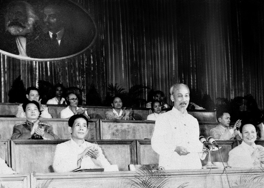 El III Congreso Nacional del Partido Comunista de Vietnam: Construccion del socialismo en el Norte hinh anh 1