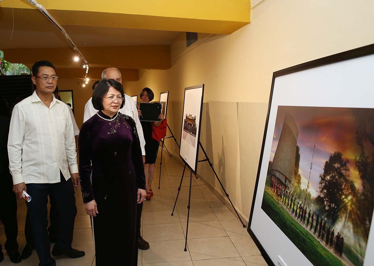 [Fotos] Reciben maximos dirigentes de Cuba a vicepresidenta vietnamita hinh anh 8