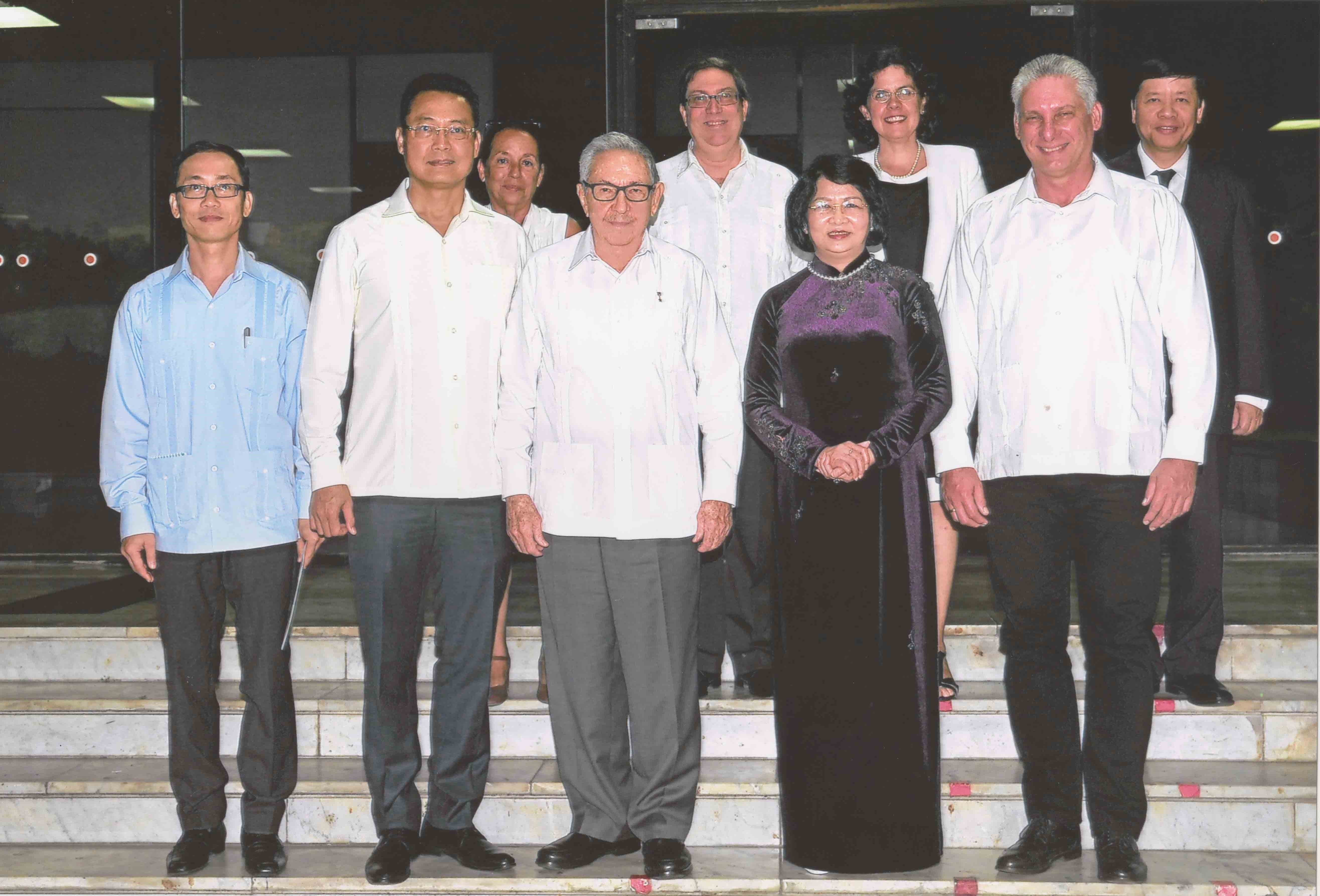 [Fotos] Reciben maximos dirigentes de Cuba a vicepresidenta vietnamita hinh anh 3