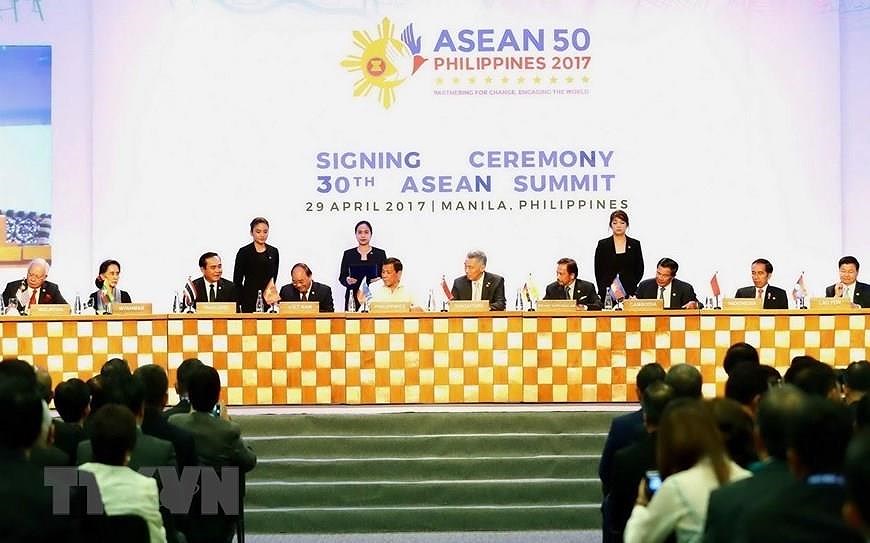 [Fotos] Vietnam, miembro activo y proactivo de ASEAN hinh anh 10